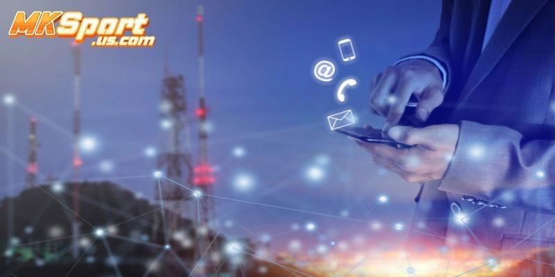 Liên hệ qua các mạng xã hội và website